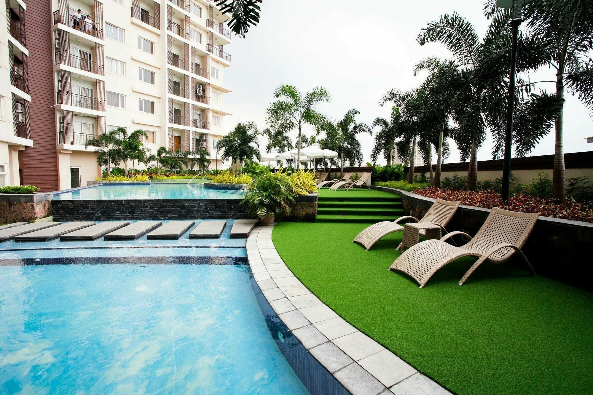 The Cirque Serviced Residences Quezon City Exterior foto